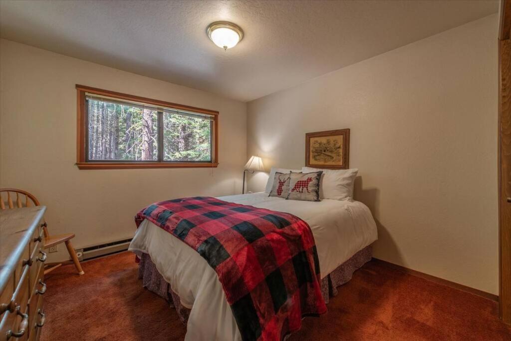 טראקי 3Br Tahoe Donner Cabin With Hoa Perks Like Pools Hot-Tub Minutes To Trails Lake Golf מראה חיצוני תמונה
