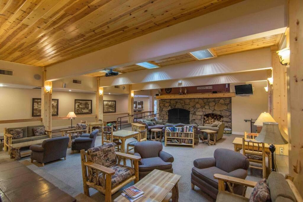 טראקי 3Br Tahoe Donner Cabin With Hoa Perks Like Pools Hot-Tub Minutes To Trails Lake Golf מראה חיצוני תמונה