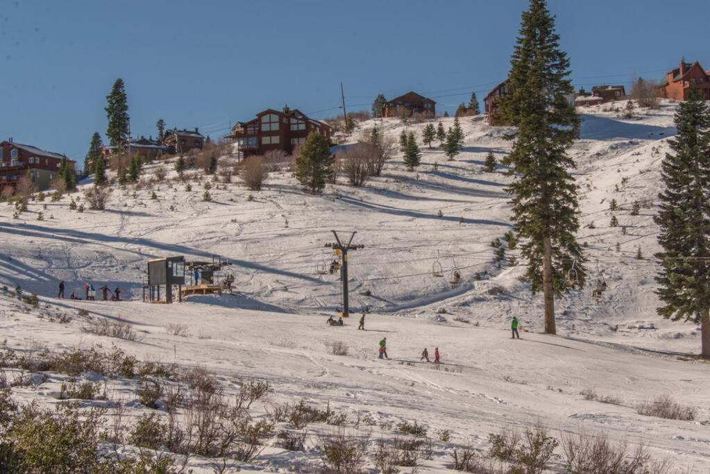 טראקי 3Br Tahoe Donner Cabin With Hoa Perks Like Pools Hot-Tub Minutes To Trails Lake Golf מראה חיצוני תמונה