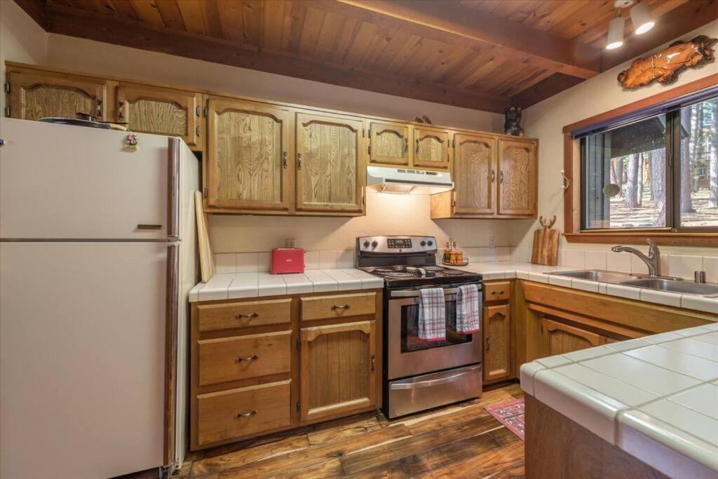 טראקי 3Br Tahoe Donner Cabin With Hoa Perks Like Pools Hot-Tub Minutes To Trails Lake Golf מראה חיצוני תמונה