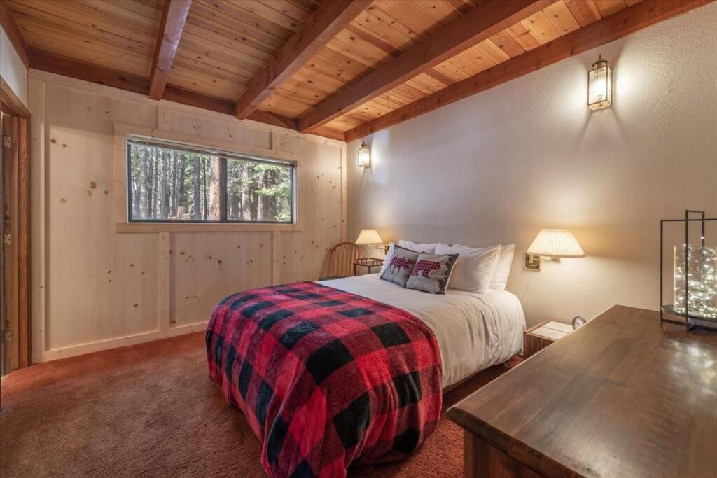 טראקי 3Br Tahoe Donner Cabin With Hoa Perks Like Pools Hot-Tub Minutes To Trails Lake Golf מראה חיצוני תמונה