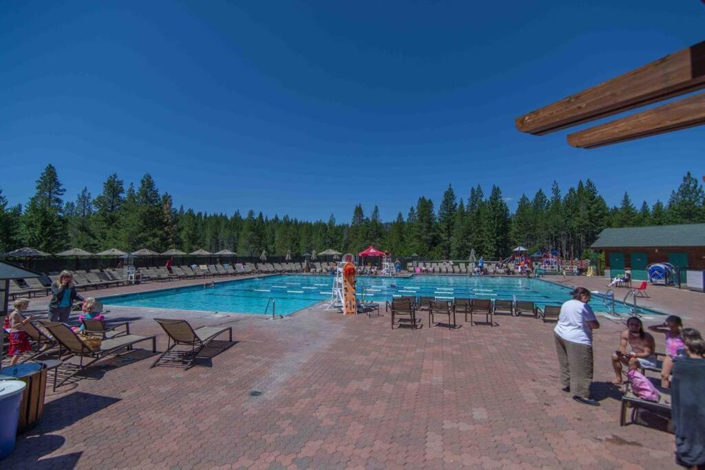 טראקי 3Br Tahoe Donner Cabin With Hoa Perks Like Pools Hot-Tub Minutes To Trails Lake Golf מראה חיצוני תמונה
